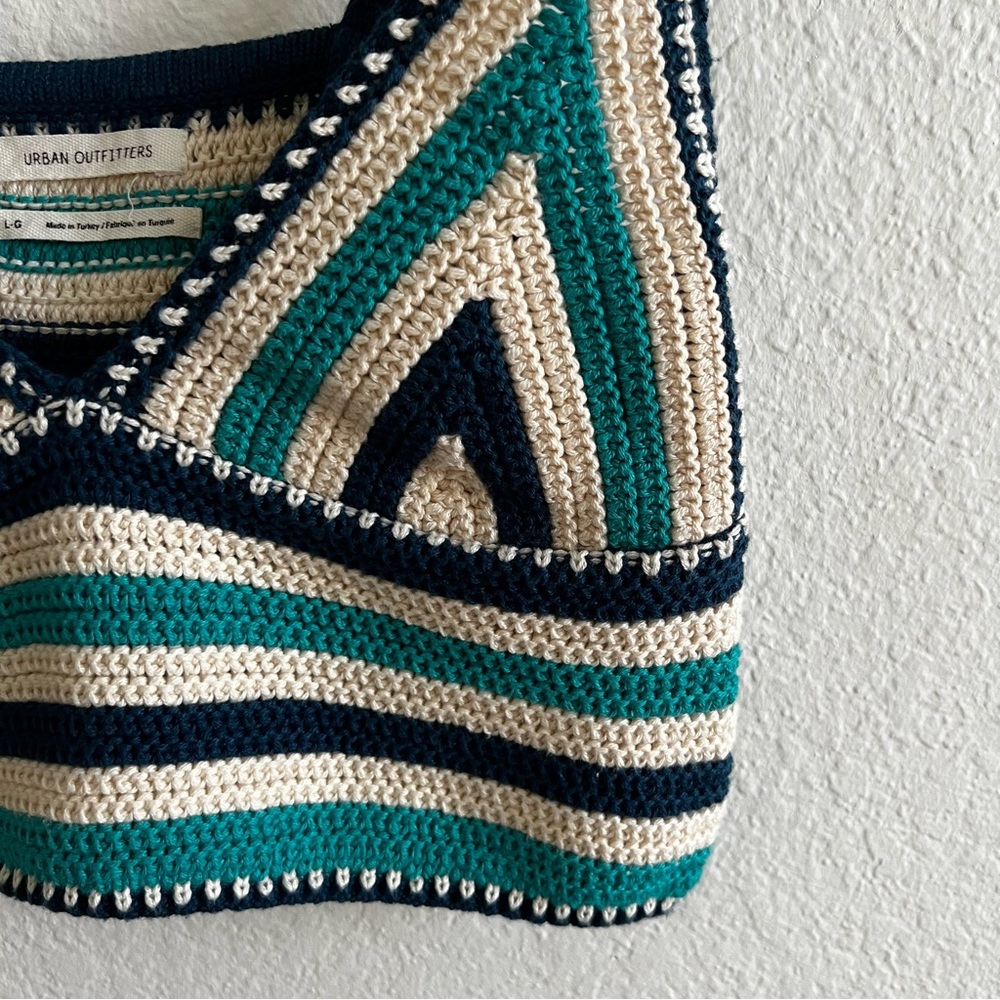 Urban Outfitters Crochet Cropped Cami Sz L NWOT - Picture 3 of 6